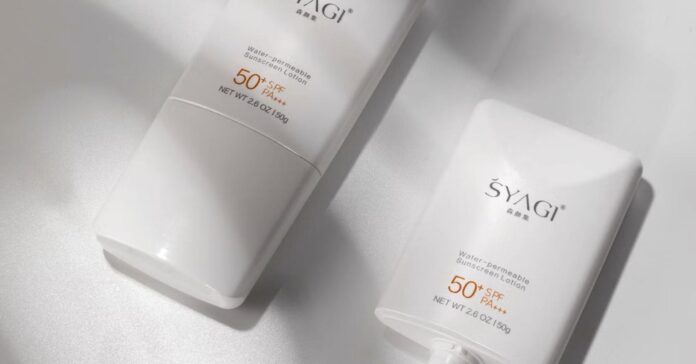 Kem chống nắng Anessa Perfect UV Sunscreen Skincare Milk SPF50+ PA++++